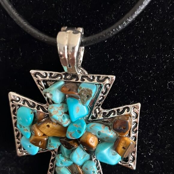 18 in. Black Cord Necklace with 5” Silver Tone Pendant with Beaded… - Picture 13 of 15